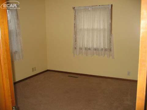 1501 East Bennington Road Owosso, MI 48867 - Photo 7 of 16 20426240-6.JPG