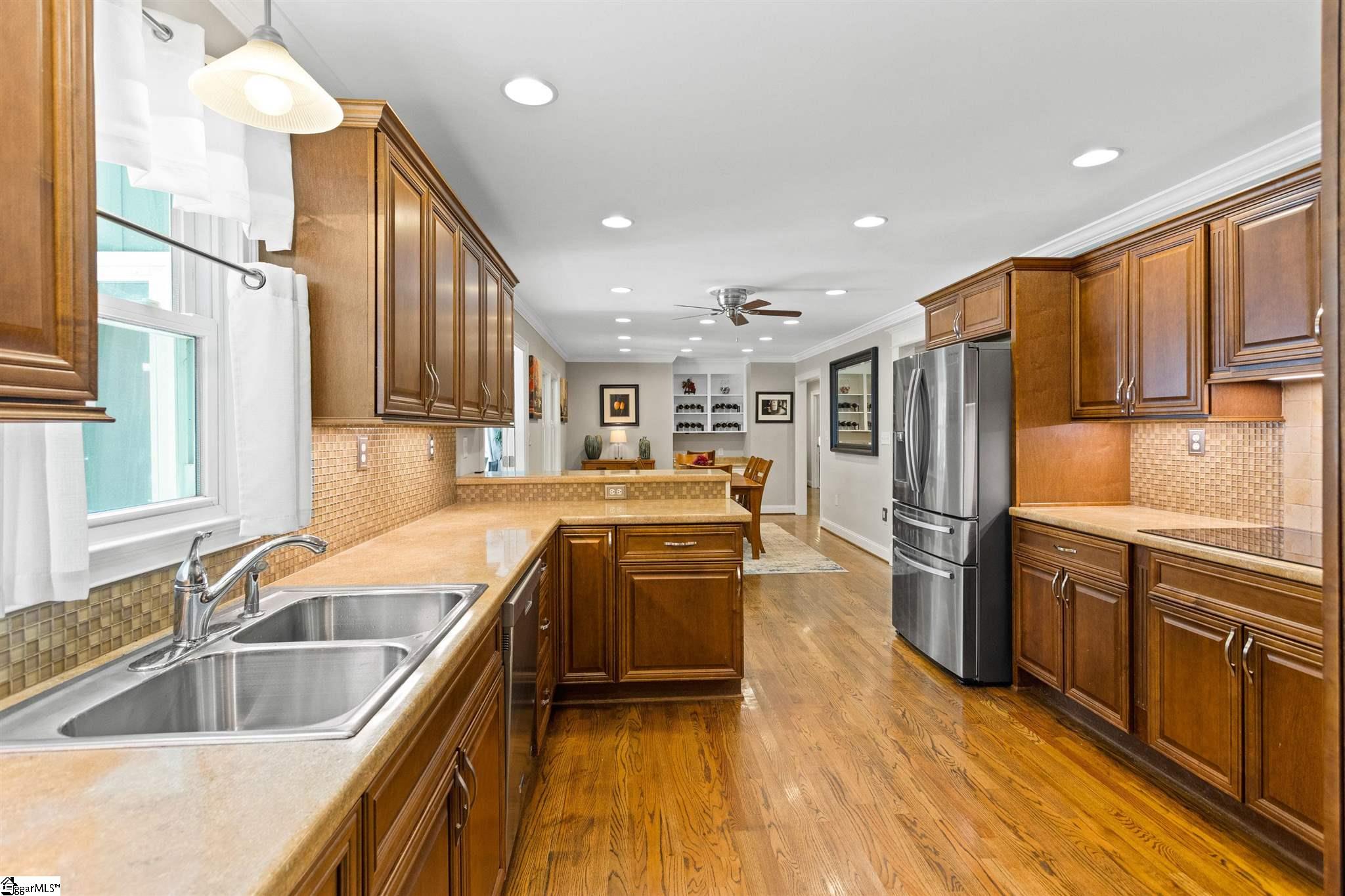 101 Frederick Street Greer, SC 29651 - Photo 9 of 31 Gallery Image 9