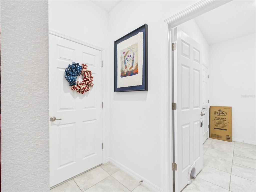 6506 Southwest 75th Ave Road Ocala, FL 34474 - Photo 10 of 28 a view of painting on the wall