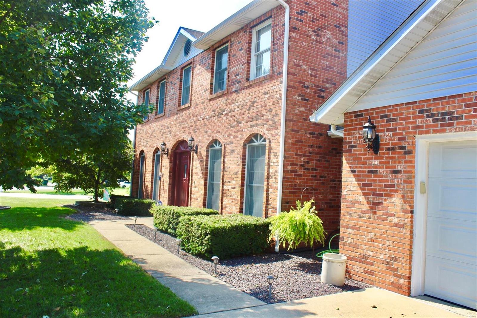 205 Hickory Ridge Belleville, IL 62223 - Photo 2 of 47 Gallery Image 2