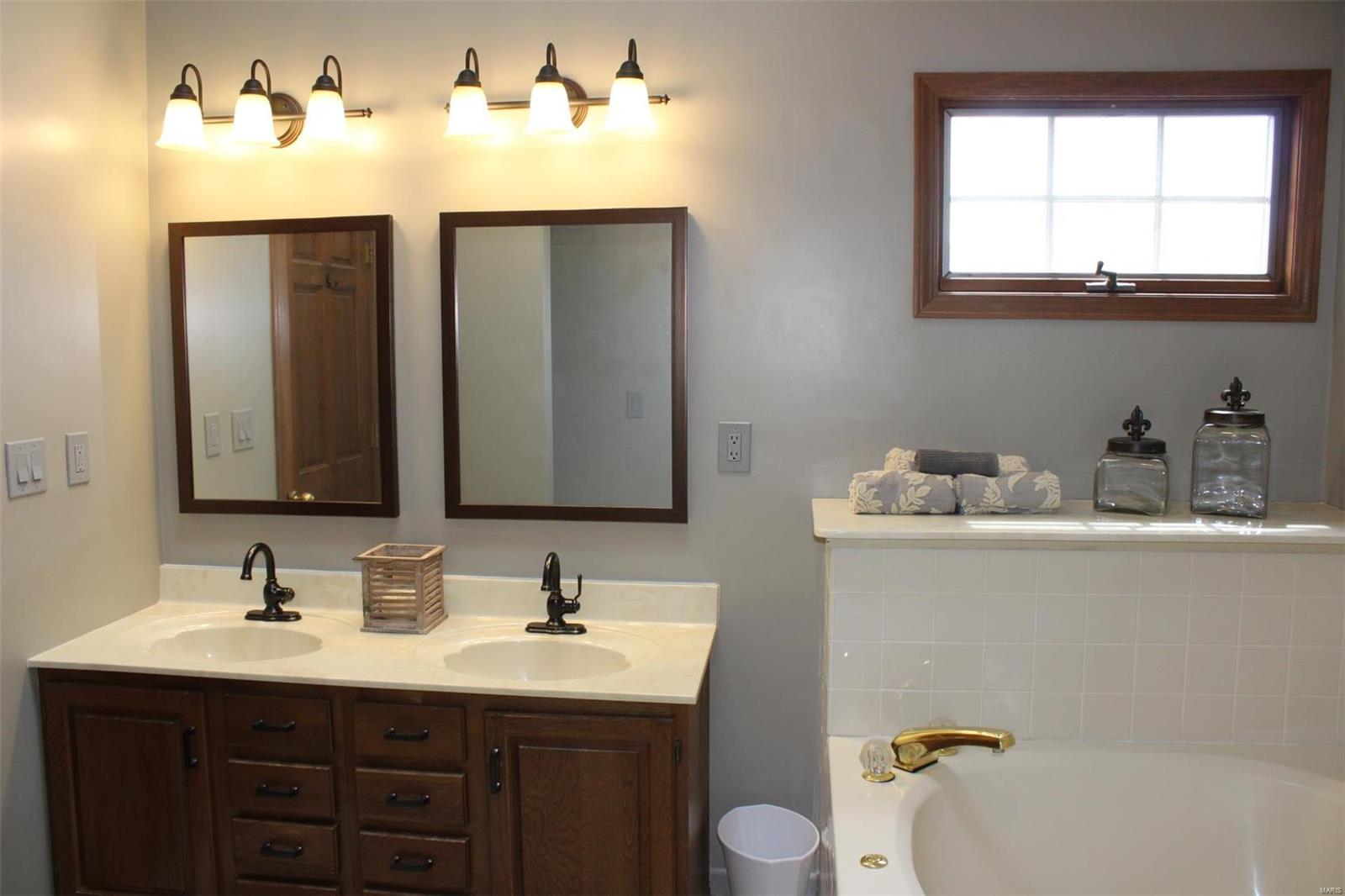 205 Hickory Ridge Belleville, IL 62223 - Photo 27 of 47 Gallery Image 27