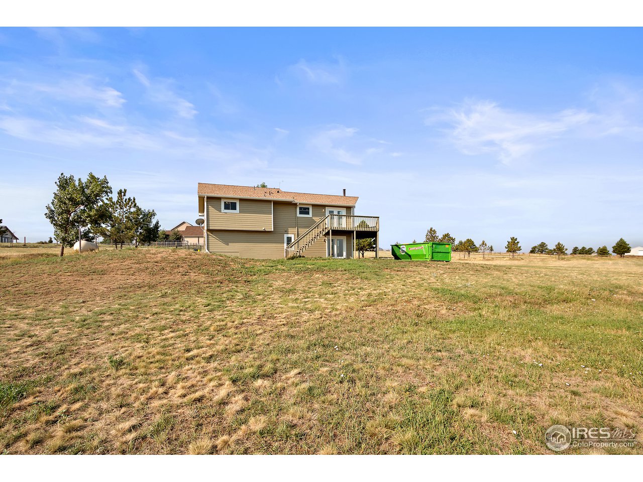 9088 North Awl Road Parker, CO 80138 - Photo 34 of 40 a view of a big room with an ocean