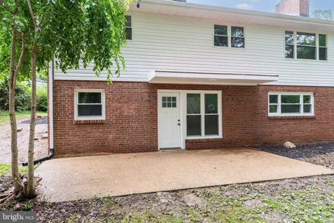 $709,999 | 10915 Maple Street, Fairfax, VA 22030
