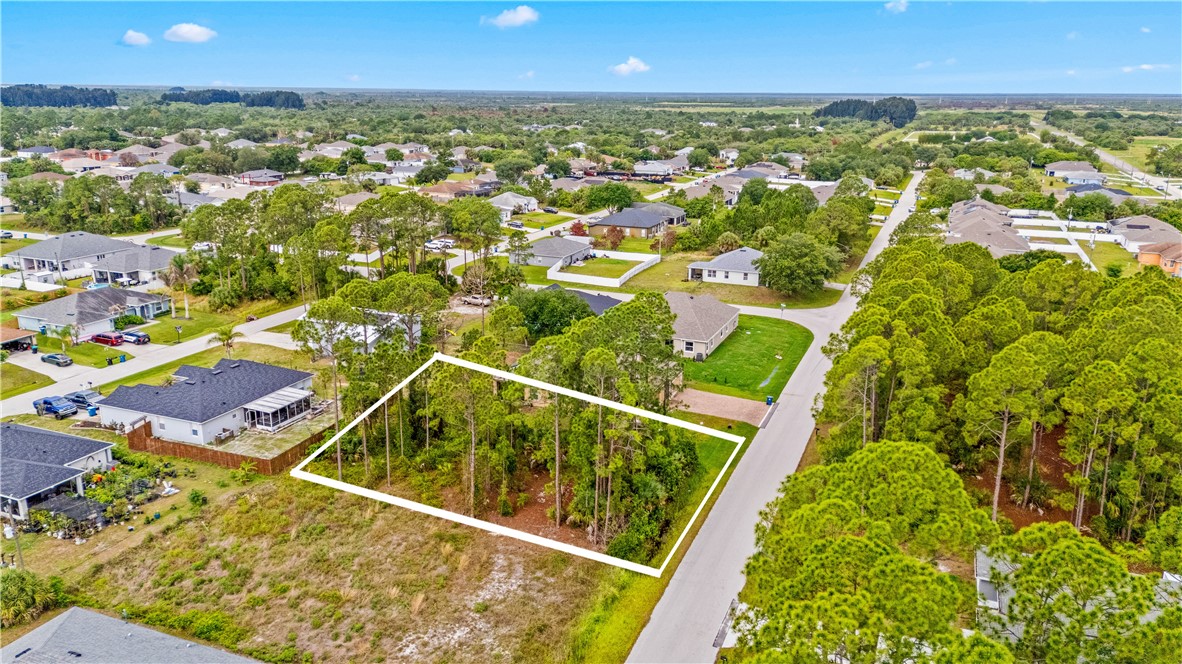 482 Oldenberg Street Southwest Palm Bay, FL 32908 - Photo 1 of 22