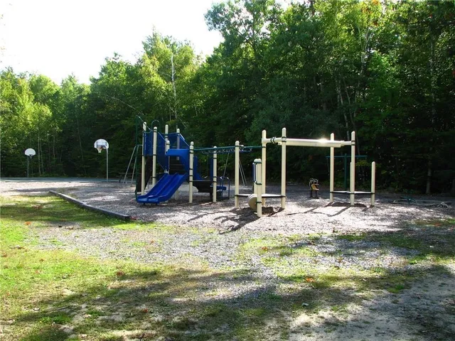 $175,000 | 6 Oak Circle, Frye Island, ME 04071