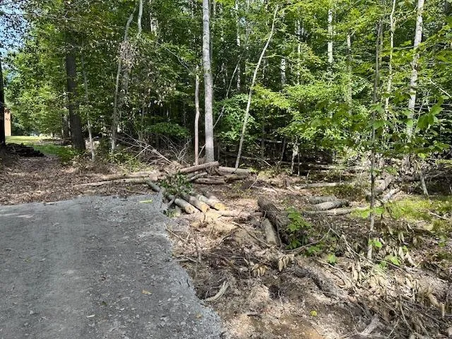 $175,000 | 6 Oak Circle, Frye Island, ME 04071