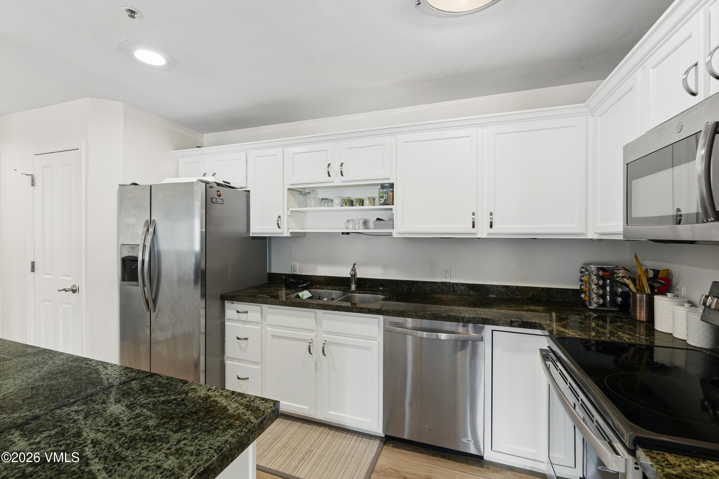 34295 Highway 6, Unit 213 Edwards, CO 81632 - Photo 13 of 47 Gourment Kitchen