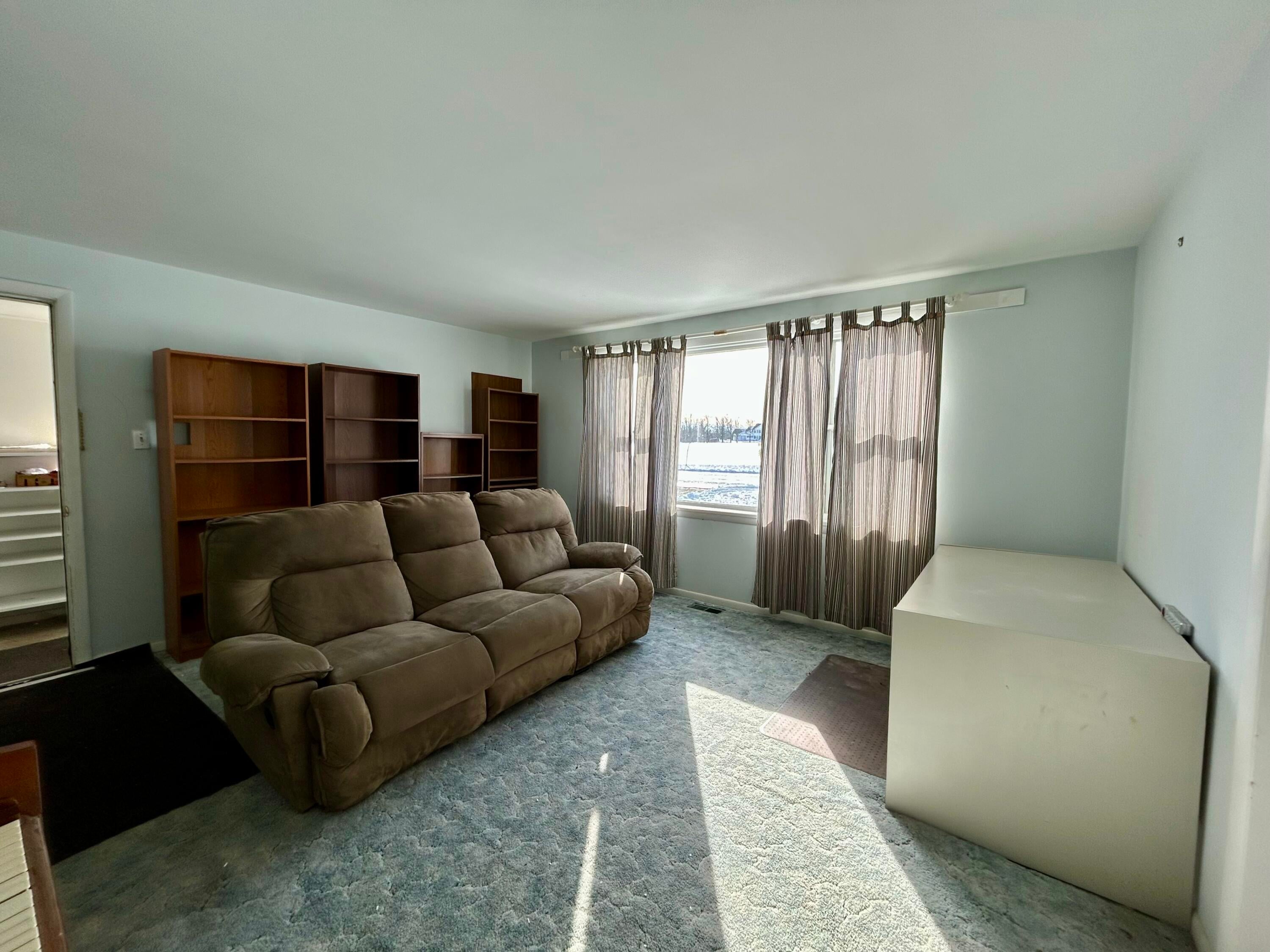 11825 Meridian Line Road Johannesburg, MI 49751 - Photo 14 of 45 living room