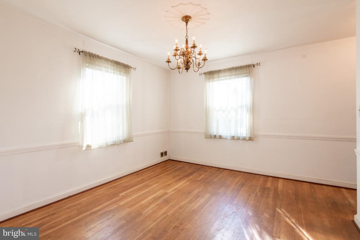 1614 Oakview Drive Silver Spring, MD 20903 - Photo 6 of 28