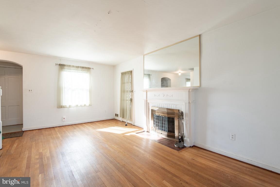 1614 Oakview Drive Silver Spring, MD 20903 - Photo 8 of 28