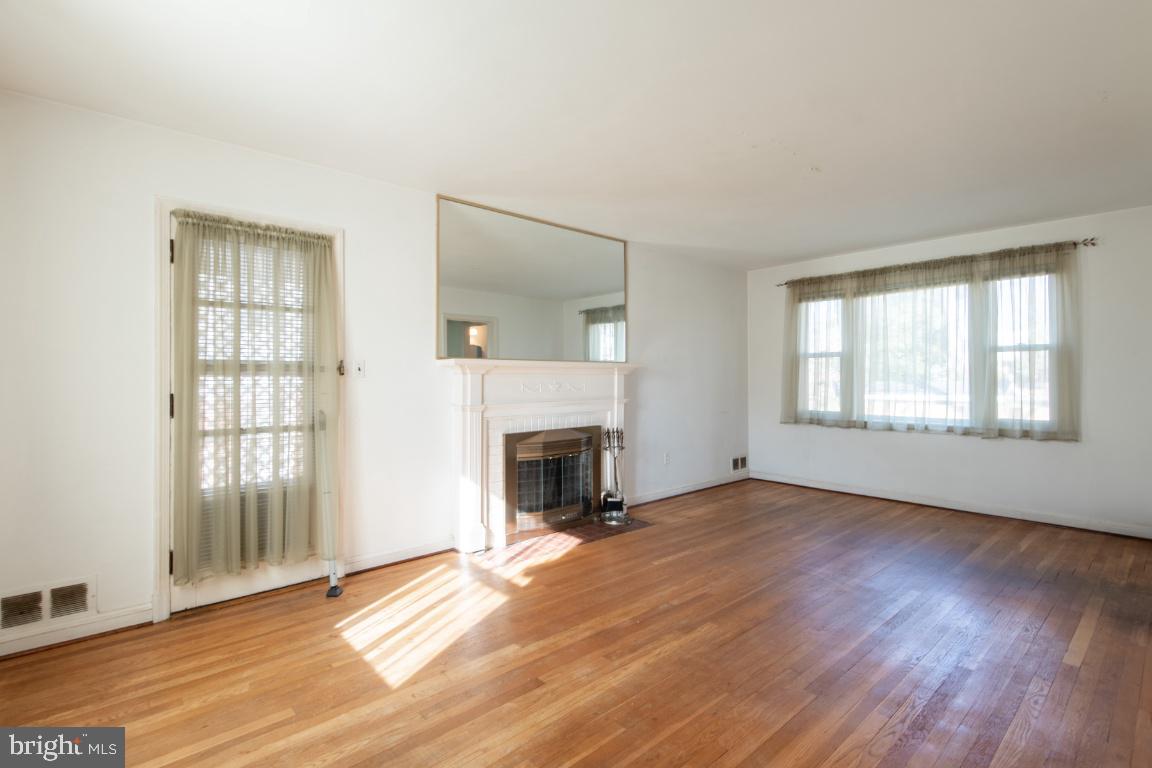 1614 Oakview Drive Silver Spring, MD 20903 - Photo 10 of 28