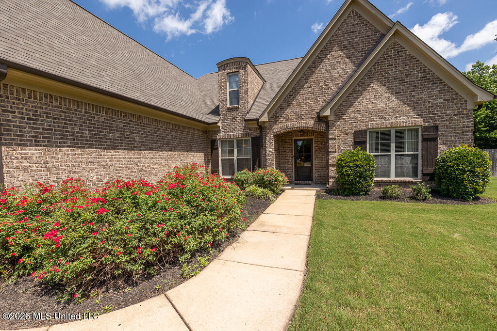 1266 Fieldstone Street Hernando, MS 38632 - Photo 2 of 34 Fieldstone-52-35