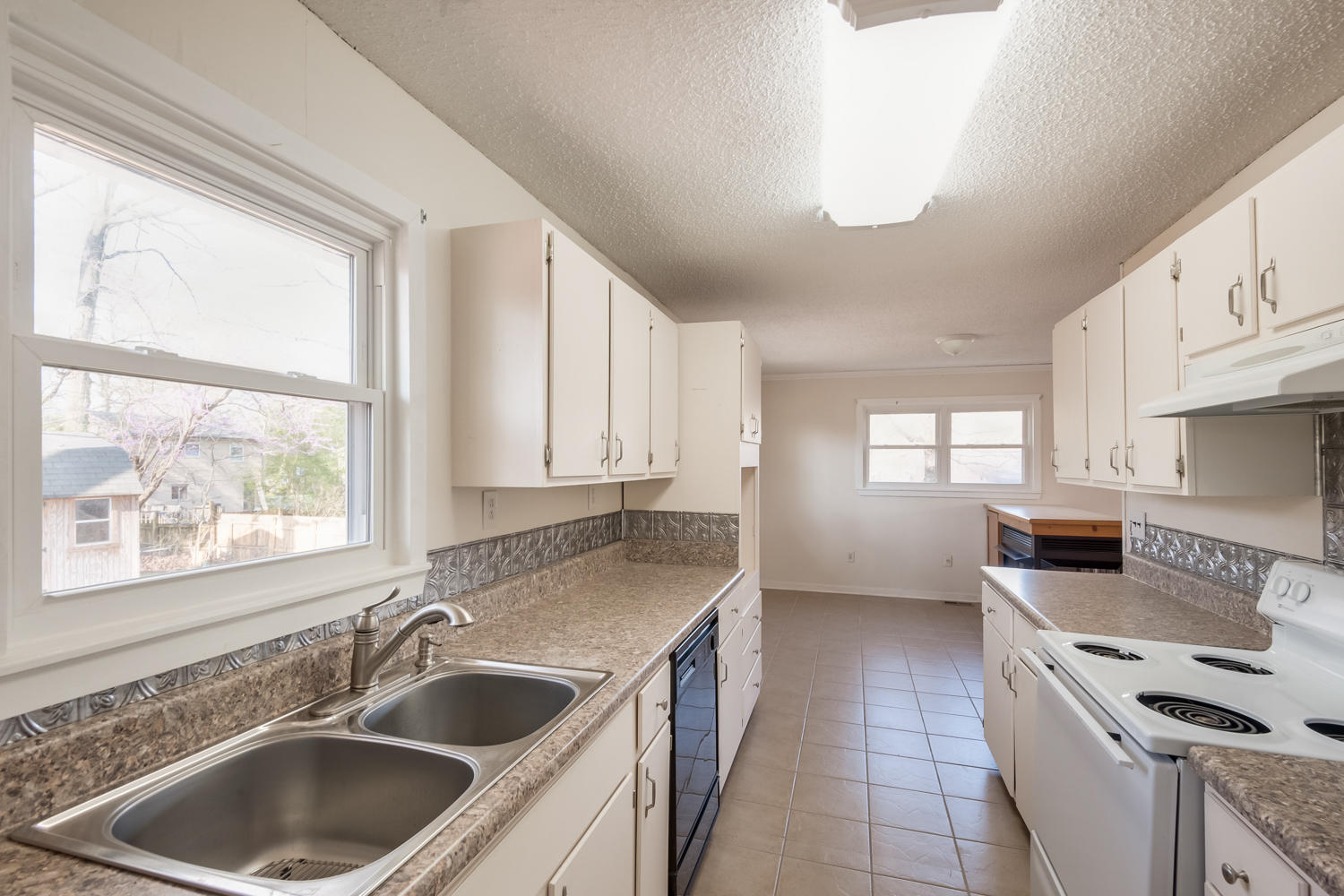 1626 North Chester Road Hixson, TN 37343 - Photo 11 of 30 1626_N_Chester_Rd_23