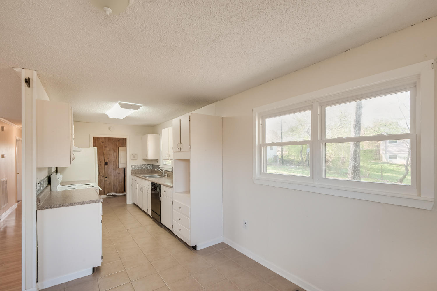 1626 North Chester Road Hixson, TN 37343 - Photo 12 of 30 1626_N_Chester_Rd_22