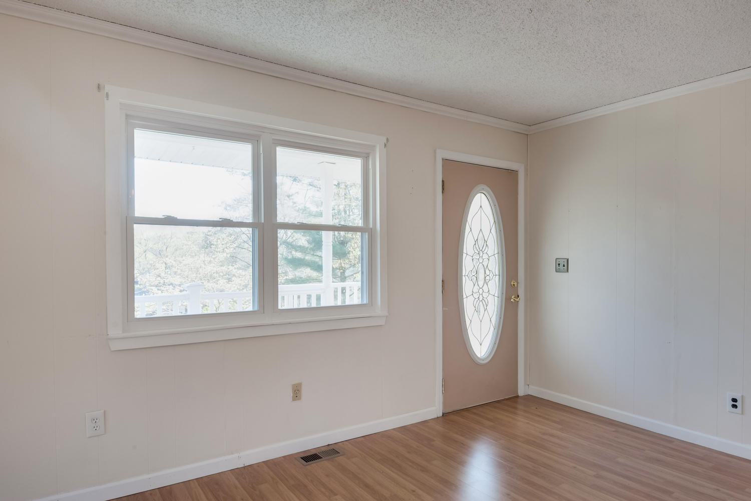 1626 North Chester Road Hixson, TN 37343 - Photo 3 of 30 1626_N_Chester_Rd_14