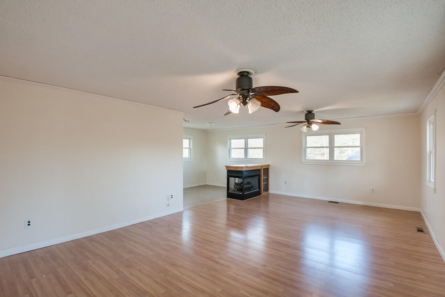 1626 North Chester Road Hixson, TN 37343 - Photo 4 of 30 1626_N_Chester_Rd_15