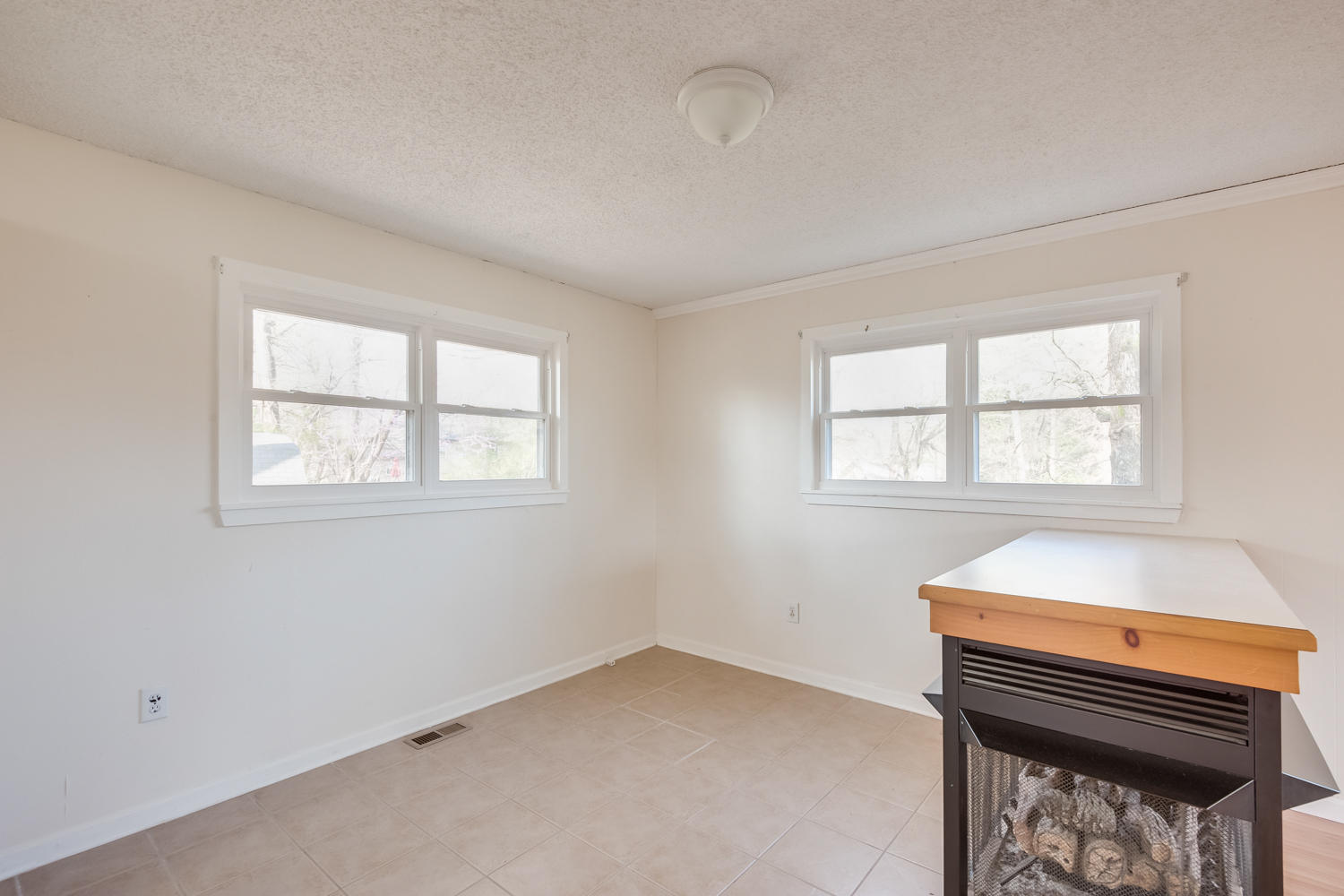 1626 North Chester Road Hixson, TN 37343 - Photo 7 of 30 1626_N_Chester_Rd_19