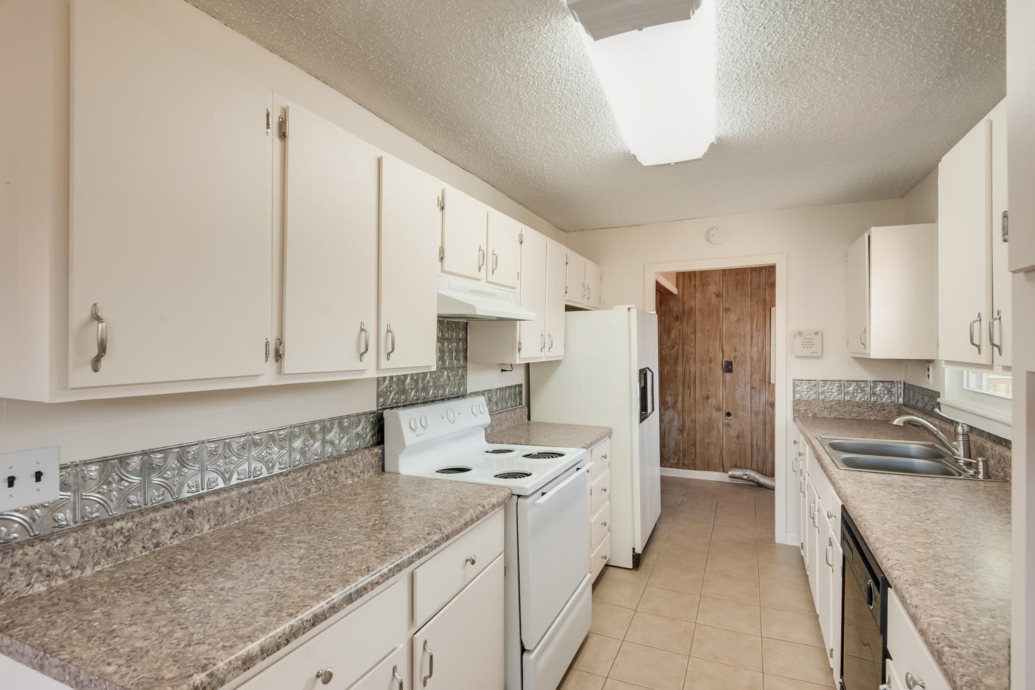 1626 North Chester Road Hixson, TN 37343 - Photo 8 of 30 1626_N_Chester_Rd_21