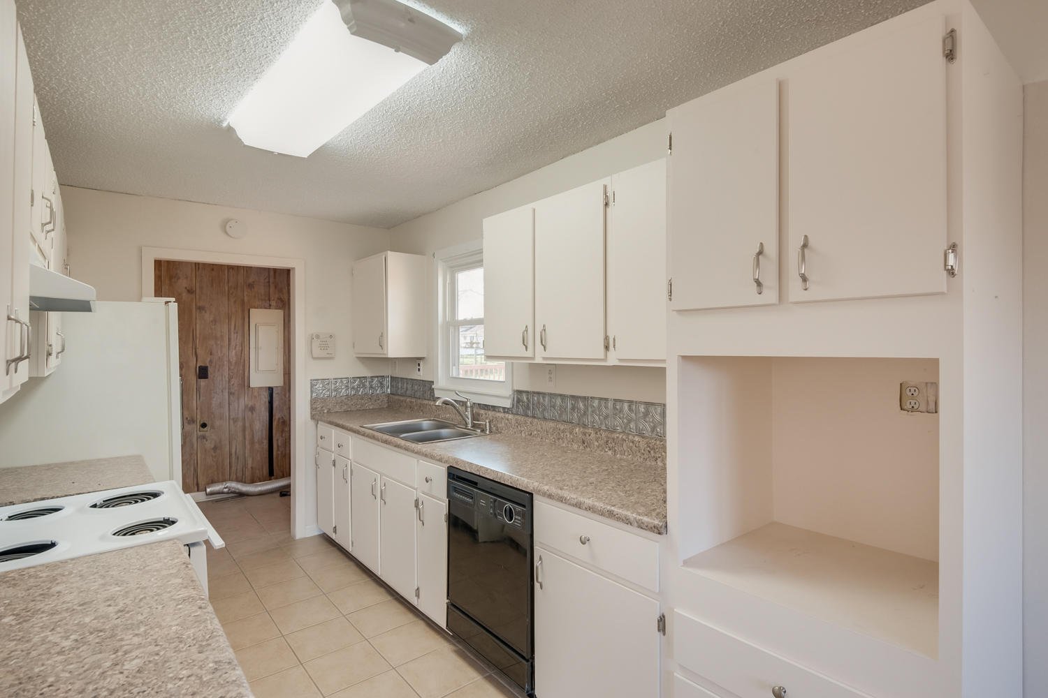 1626 North Chester Road Hixson, TN 37343 - Photo 9 of 30 1626_N_Chester_Rd_20