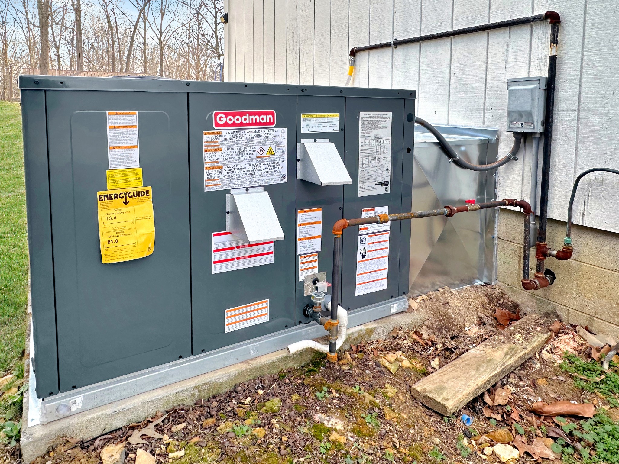 1041 Old Mt Vernon Road Bethpage, TN 37022 - Photo 24 of 46 a front view of a house with garage