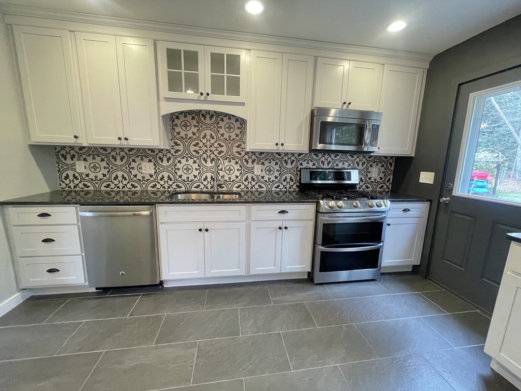 36 Avondale Road Longmeadow, MA 01106 - Photo 12 of 25 Gallery Image 12