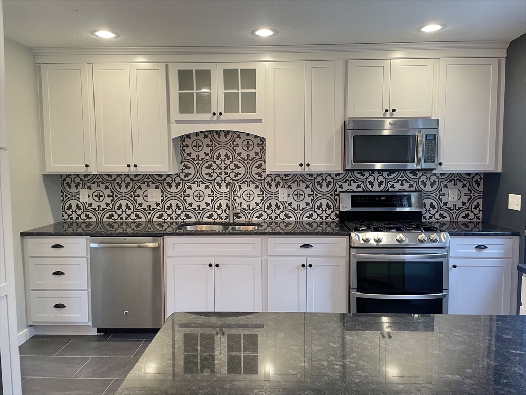36 Avondale Road Longmeadow, MA 01106 - Photo 13 of 25 Gallery Image 13