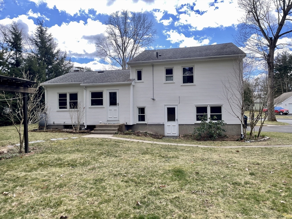 36 Avondale Road Longmeadow, MA 01106 - Photo 2 of 25 Gallery Image 2