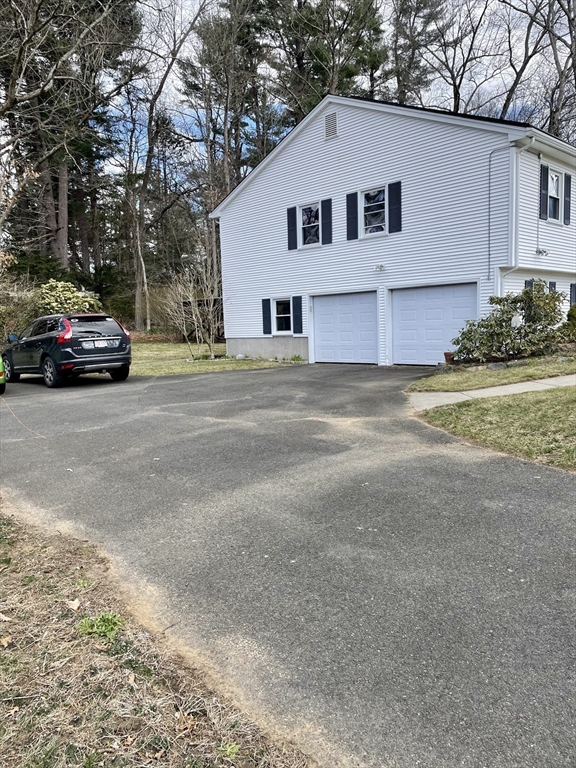36 Avondale Road Longmeadow, MA 01106 - Photo 3 of 25 Gallery Image 3
