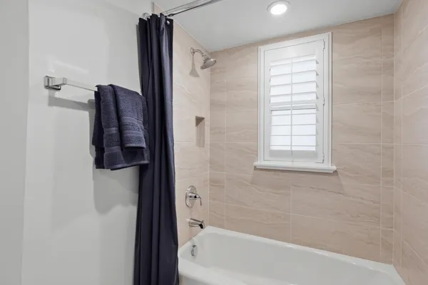 $950,000 | 19800 Sandpointe Bay Drive, Unit 802, Tequesta, FL 33469