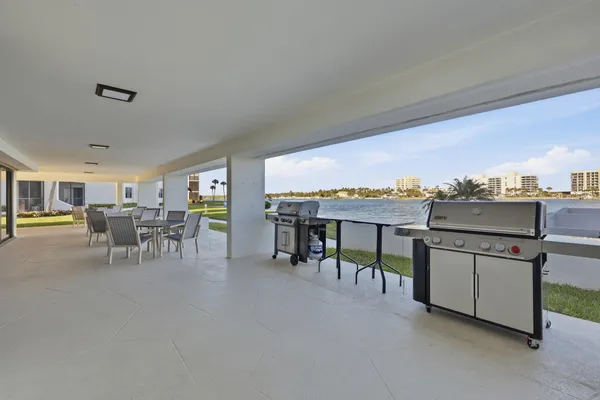$950,000 | 19800 Sandpointe Bay Drive, Unit 802, Tequesta, FL 33469