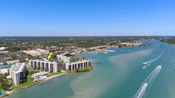 $950,000 | 19800 Sandpointe Bay Drive, Unit 802, Tequesta, FL 33469