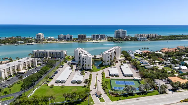 $950,000 | 19800 Sandpointe Bay Drive, Unit 802, Tequesta, FL 33469