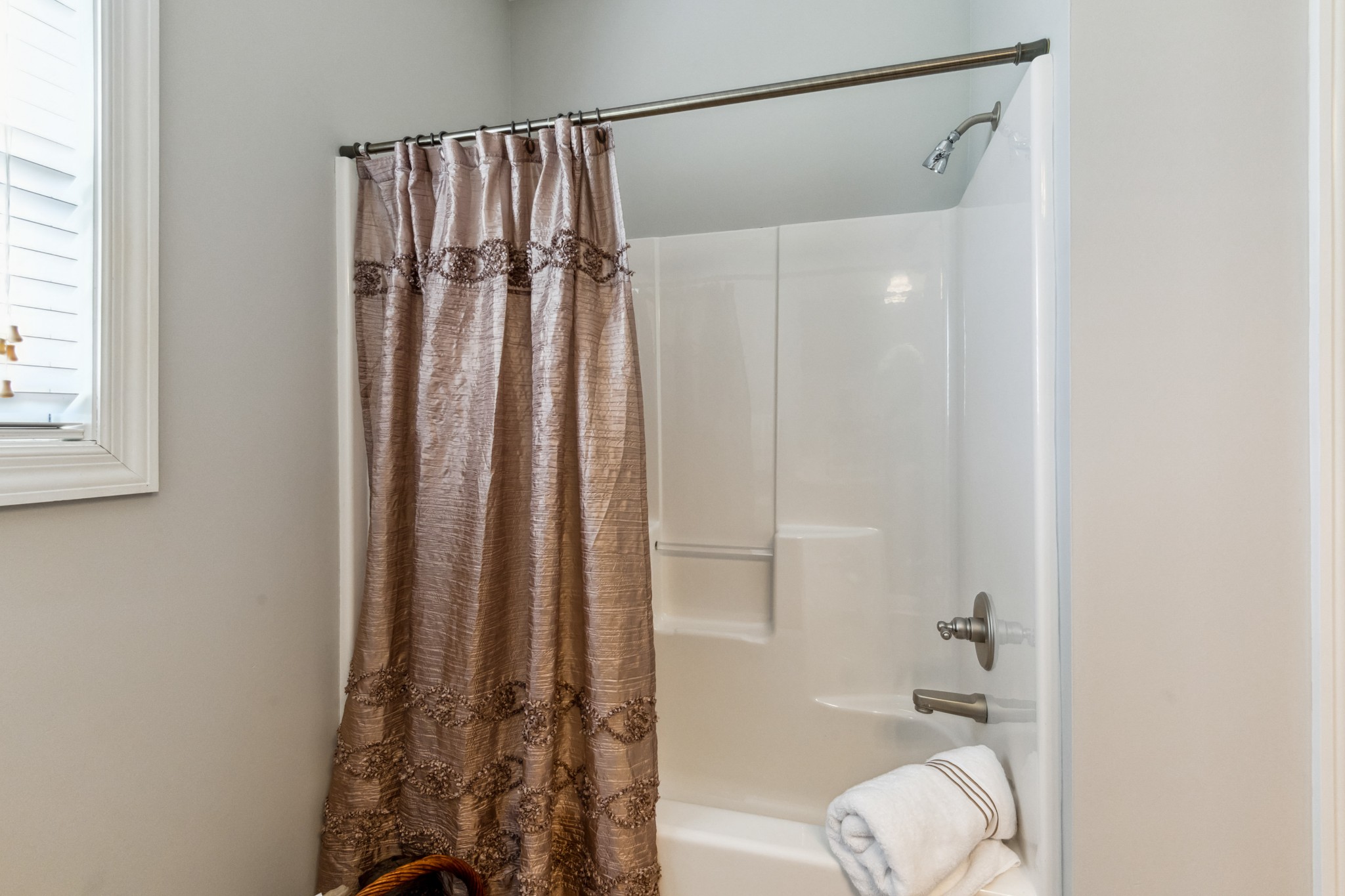 5592 Cedar Grove Road Murfreesboro, TN 37127 - Photo 21 of 43 Bath #2 has a combo tub/shower!