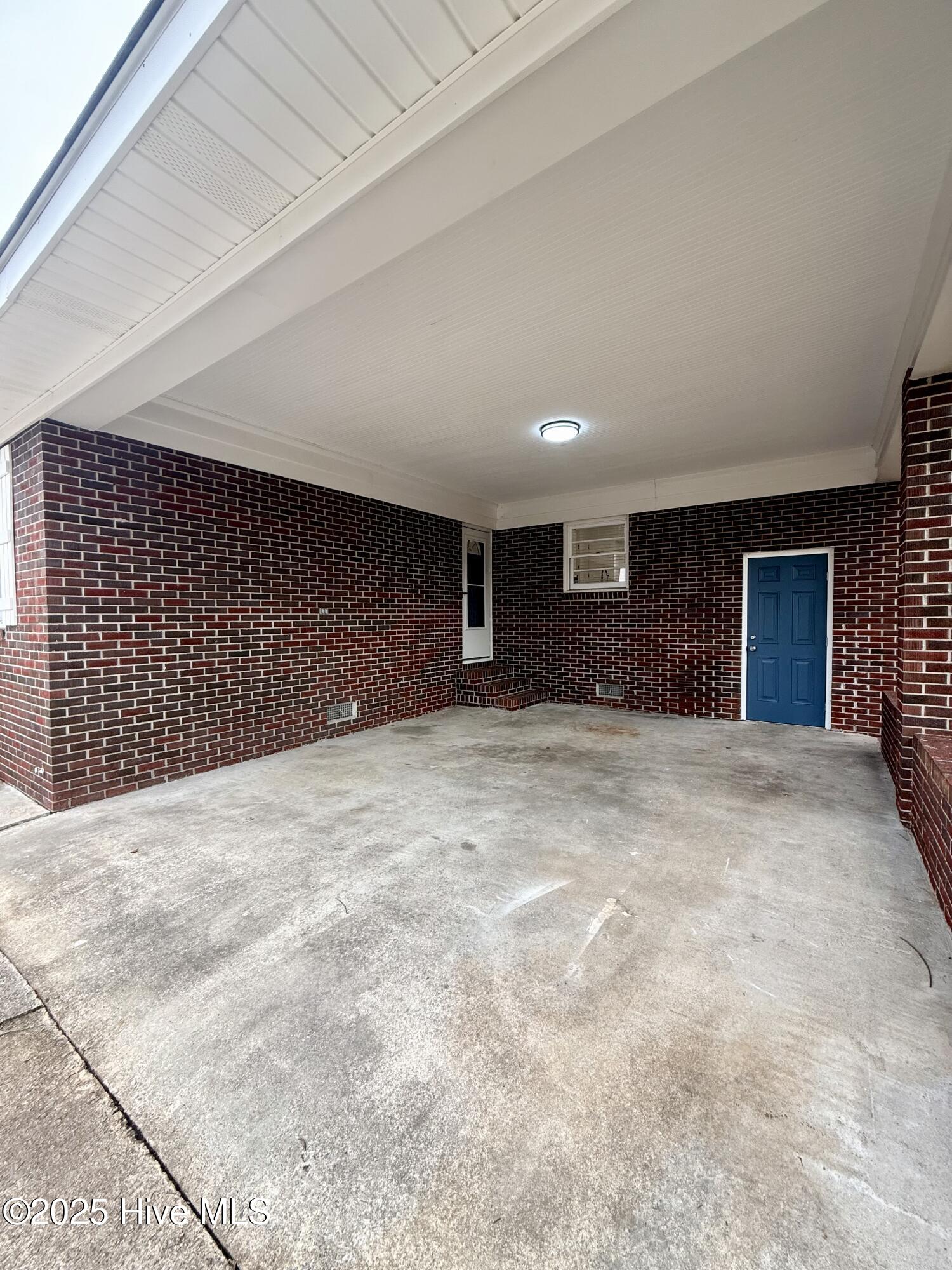 114 Beech Lane Washington, NC 27889 - Photo 4 of 52 Attached Carport