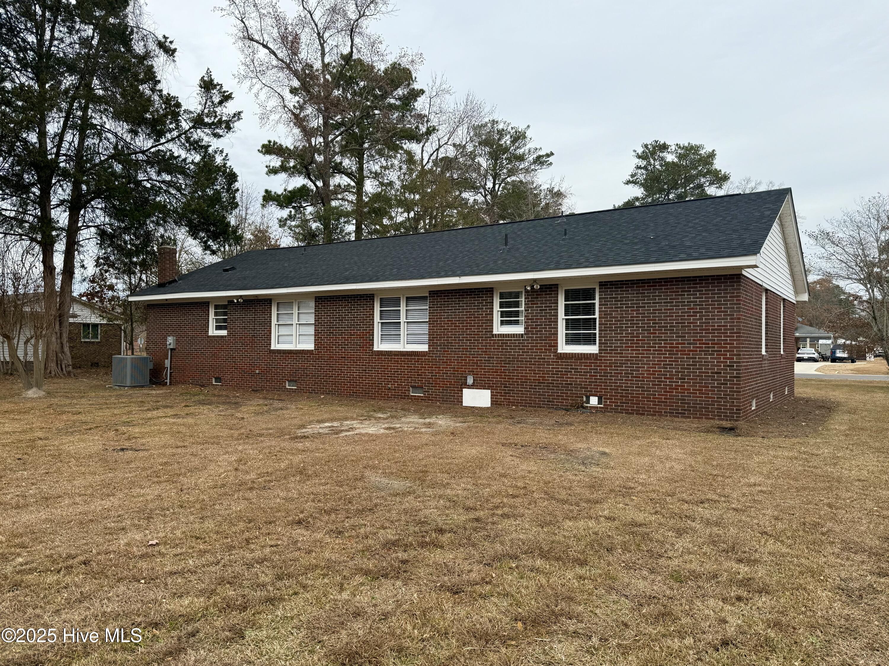 114 Beech Lane Washington, NC 27889 - Photo 7 of 52 Back side of Home