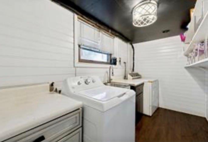 501 Highway 356 Apollo, PA 15613 - Photo 21 of 36 a bathroom with a sink and a mirror