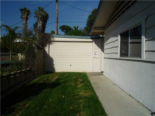 12152 Gay Rio Drive Lakeside, CA 92040 - Photo 2 of 24 Detatched one car garage