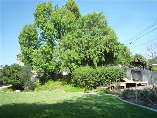 12152 Gay Rio Drive Lakeside, CA 92040 - Photo 5 of 24 Front lawn with decks