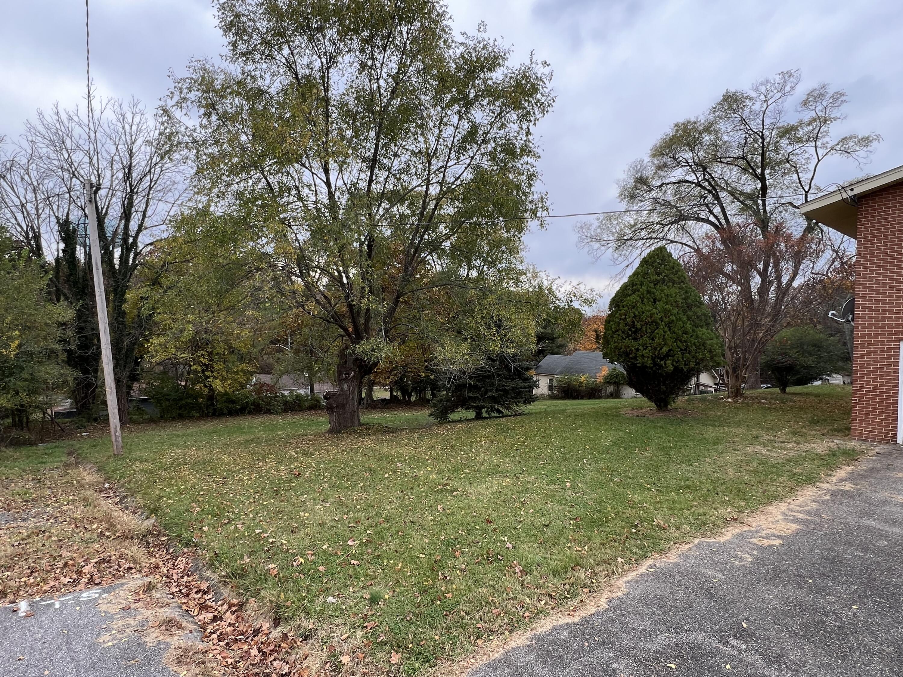 4122 High Acres Road Northwest Roanoke, VA 24017 - Photo 11 of 54 Photo Nov 02 2022, 2 31 04 PM