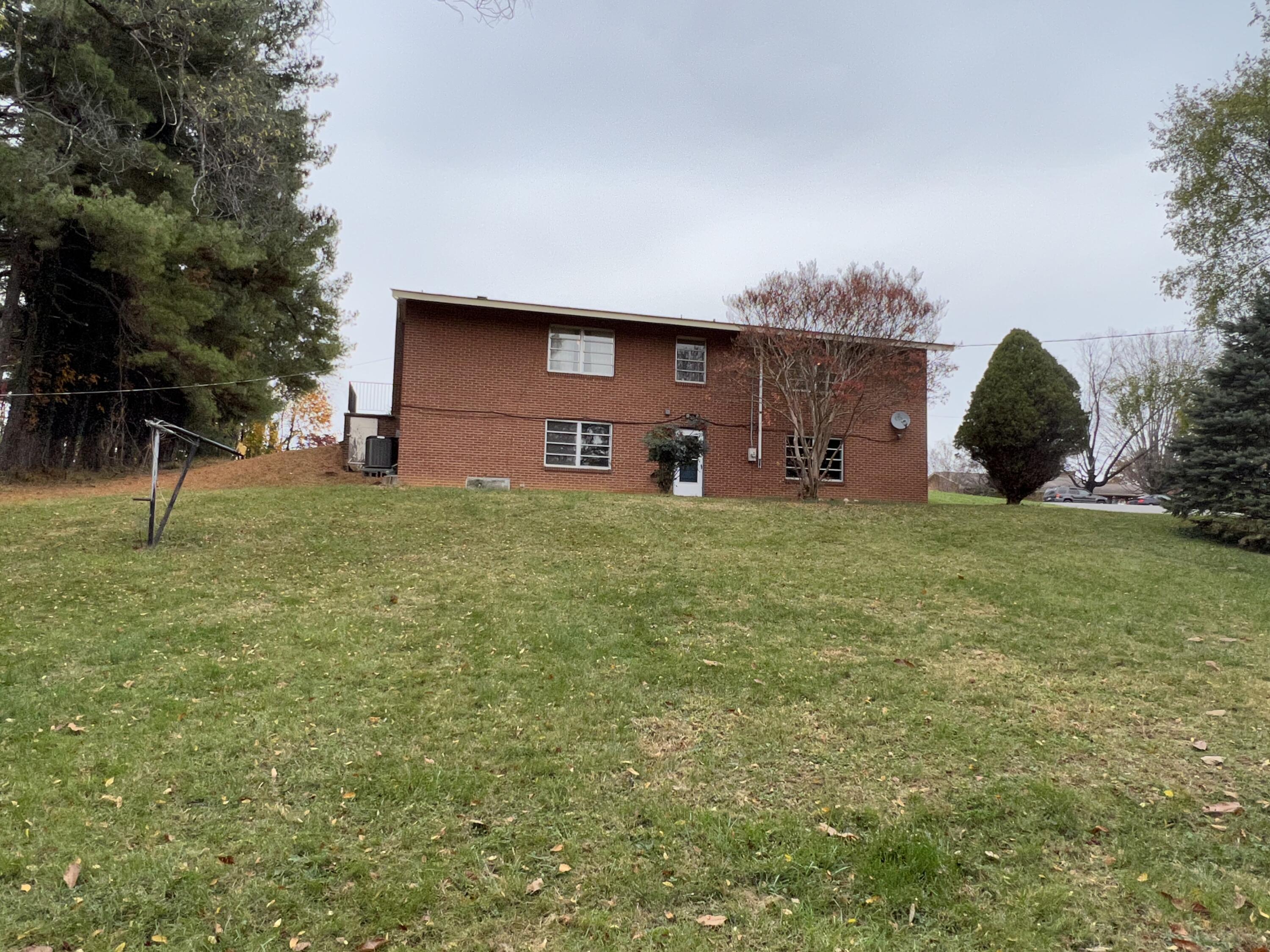 4122 High Acres Road Northwest Roanoke, VA 24017 - Photo 13 of 54 Photo Nov 02 2022, 2 31 51 PM