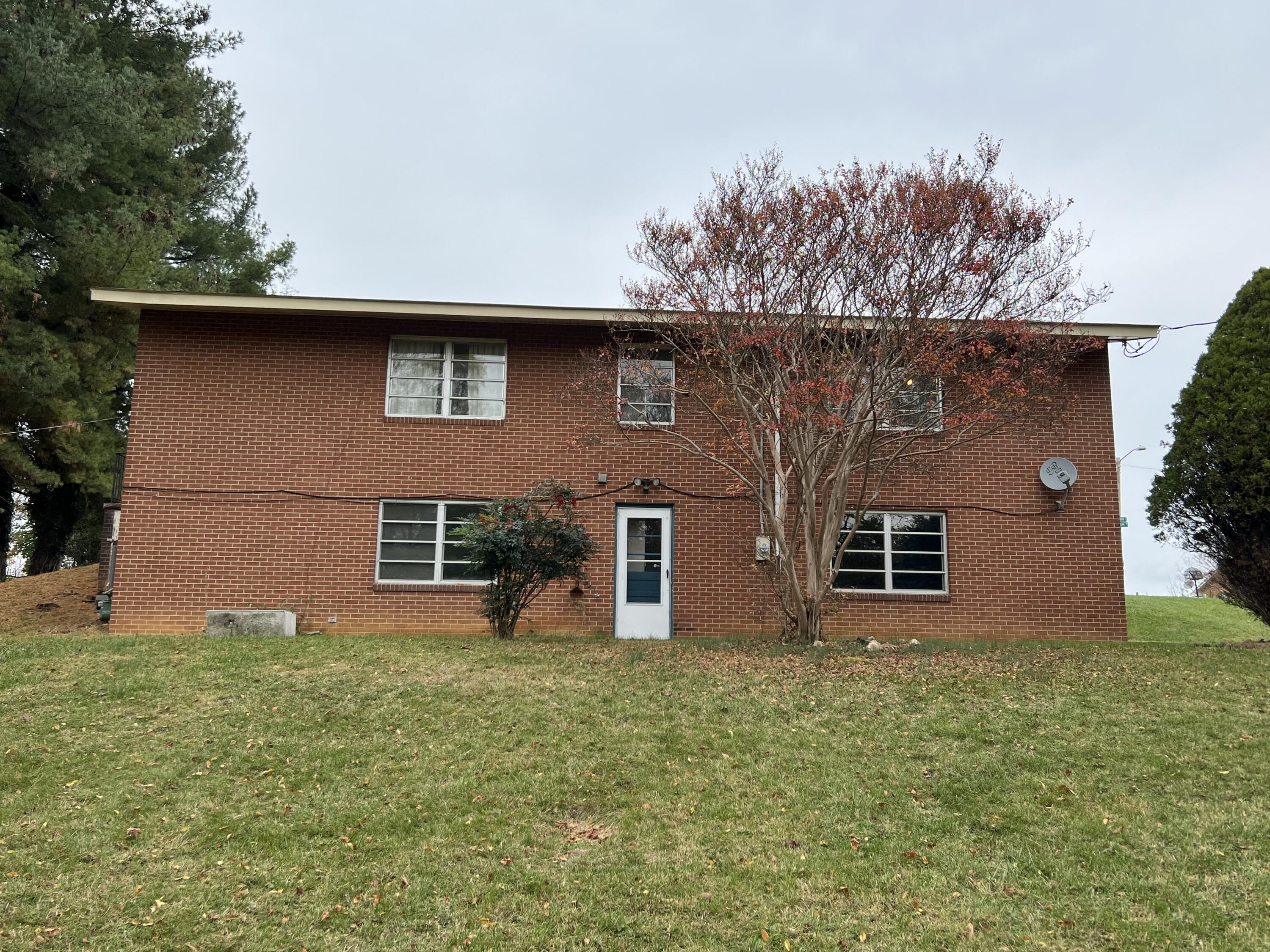 4122 High Acres Road Northwest Roanoke, VA 24017 - Photo 14 of 54 Photo Nov 02 2022, 2 32 04 PM