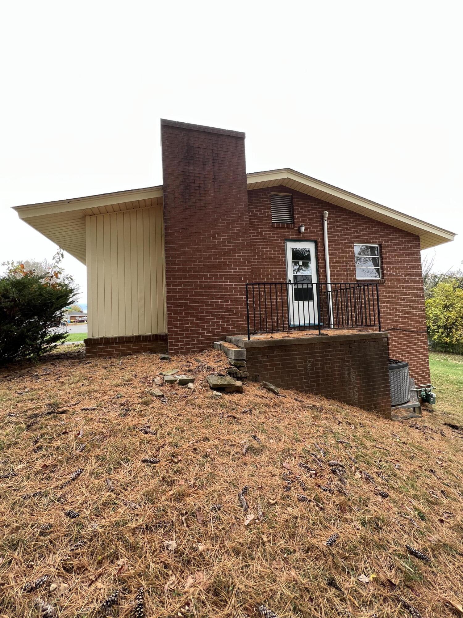 4122 High Acres Road Northwest Roanoke, VA 24017 - Photo 19 of 54 Photo Nov 02 2022, 2 32 54 PM