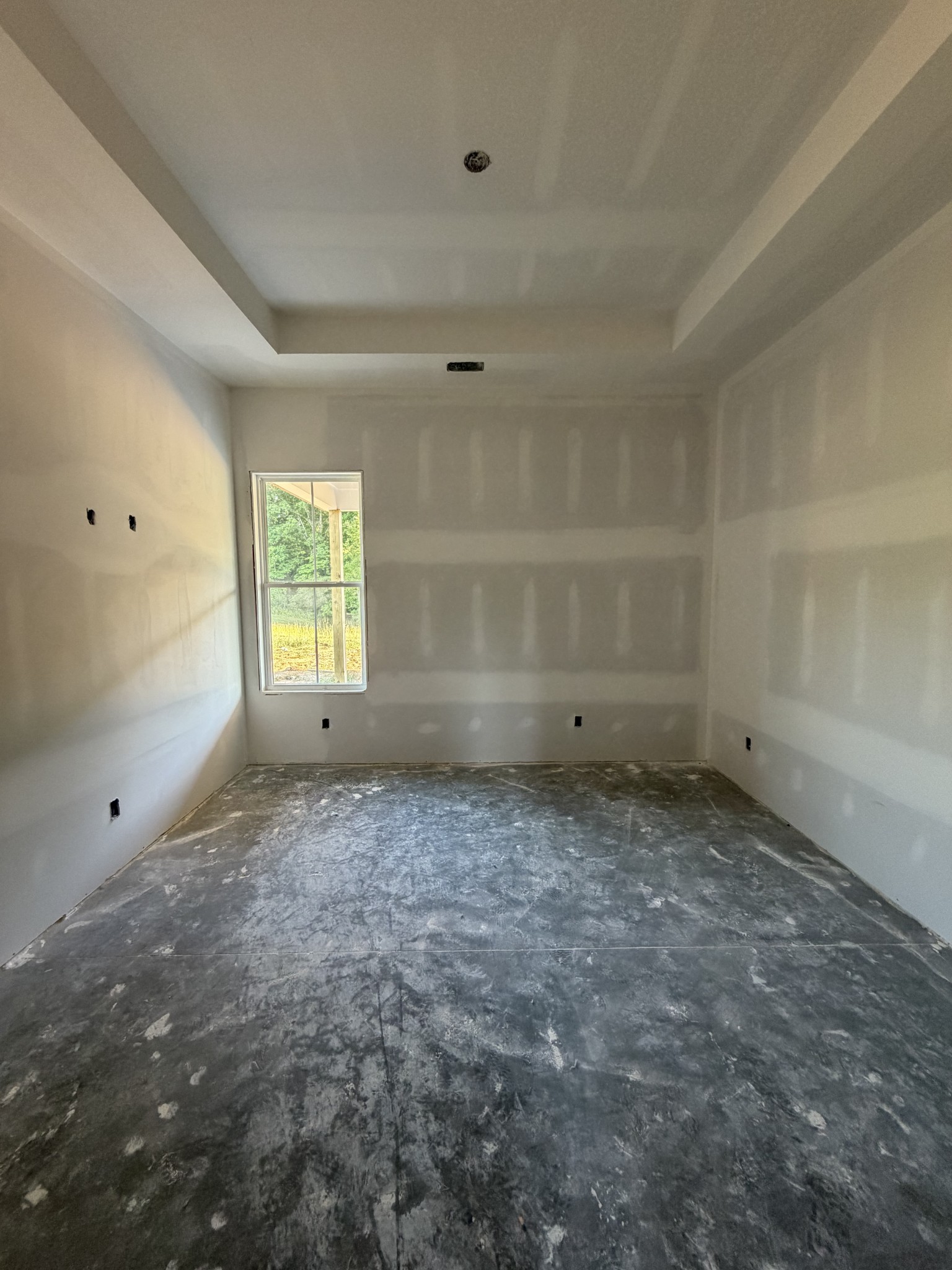 5 Pace Road Clarksville, TN 37043 - Photo 10 of 20 a view of a room with window