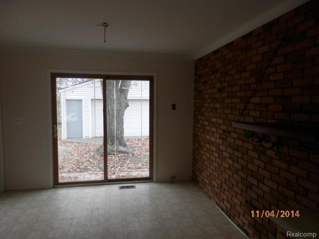 9128 Farmington Road Livonia, MI 48150 - Photo 5 of 8 DININGROOM.jpg