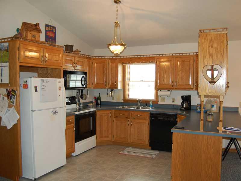 17 Fairgrounds Road Stoneboro, PA 16153 - Photo 4 of 14 Kitchen.