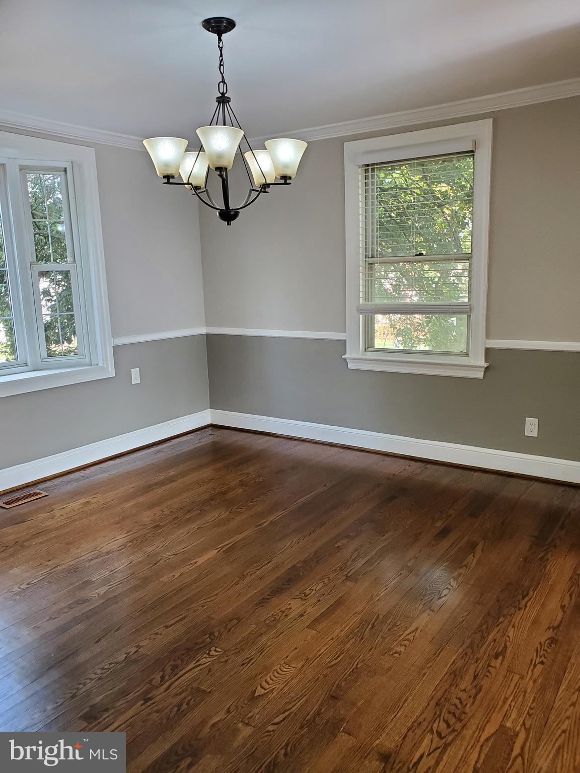1221 Ten Oaks Road Baltimore, MD 21227 - Photo 4 of 30 Gallery Image 4