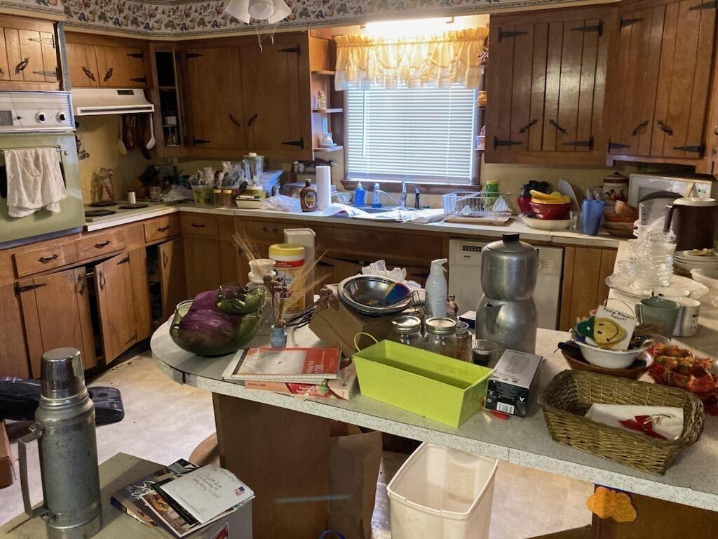 12109 Back Valley Road Soddy Daisy, TN 37379 - Photo 6 of 8 12109 Back Valley Road Kitchen