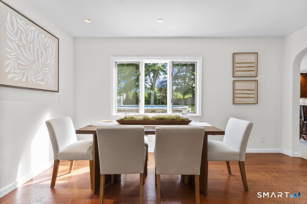 120 Saddleview Road Fairfield, CT 06825 - Photo 15 of 40 Enjoy backyard views as you dine.