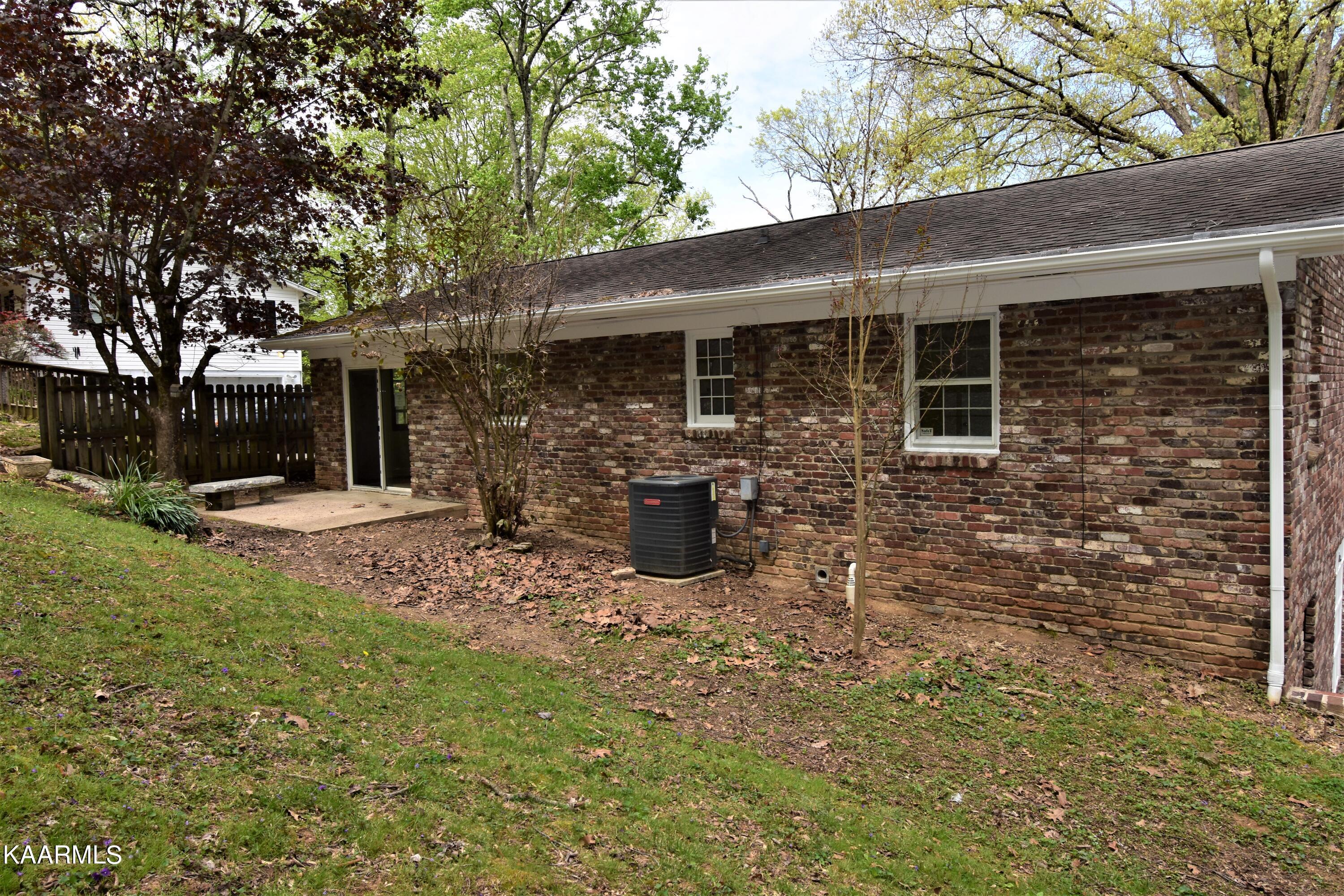 4310 Brown Gap Road Knoxville, TN 37918 - Photo 2 of 16 DSC_0040
