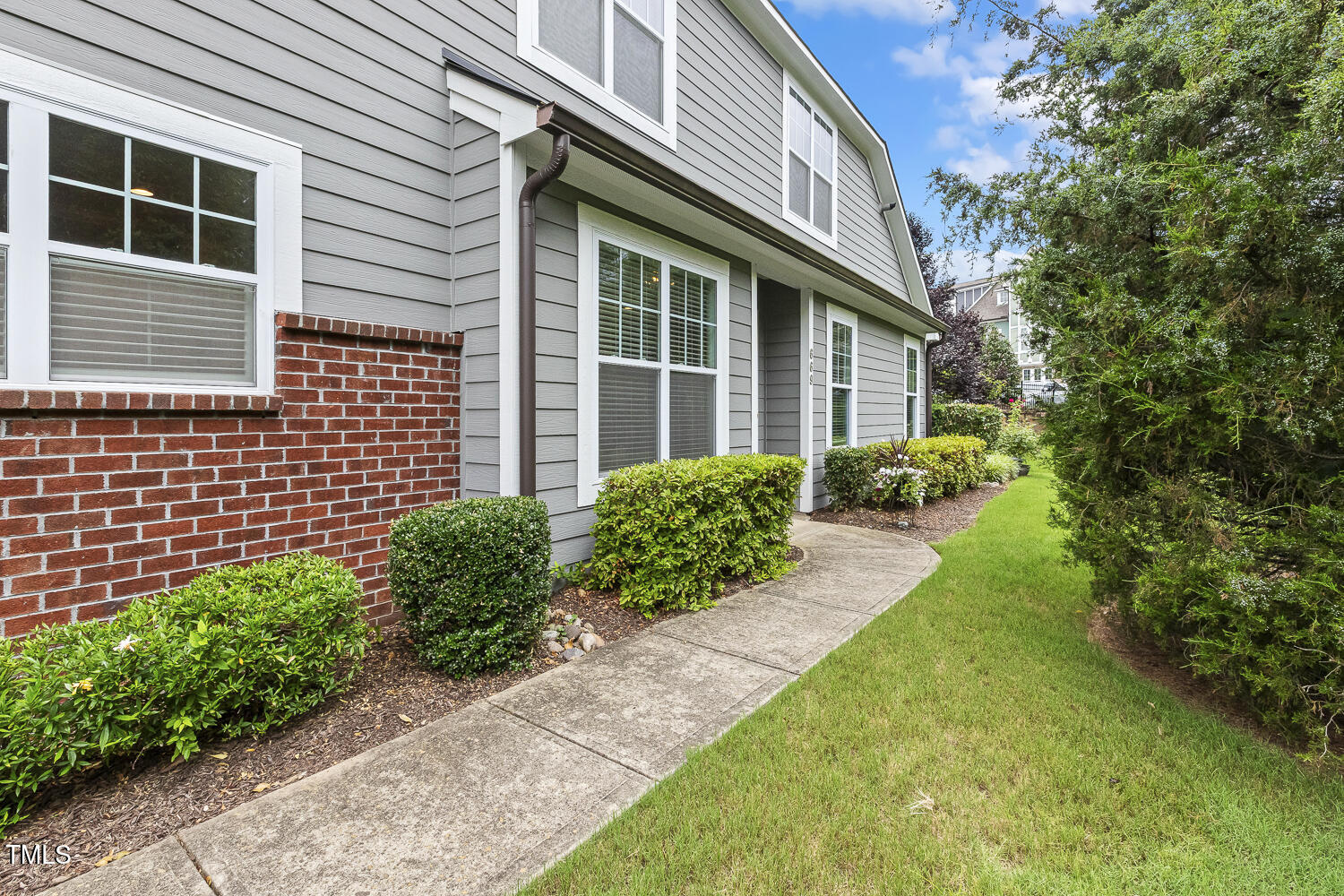 669 Fallon Grove Way Raleigh, NC 27608 - Photo 2 of 52